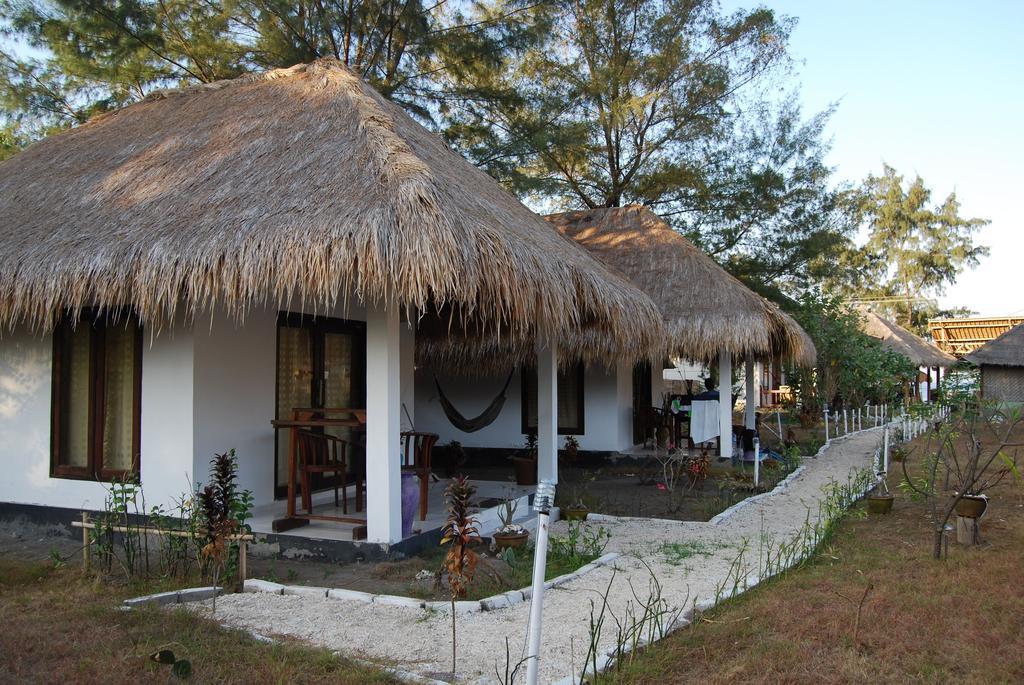 Star Bar And Bungalows Гілі-Аїр Номер фото